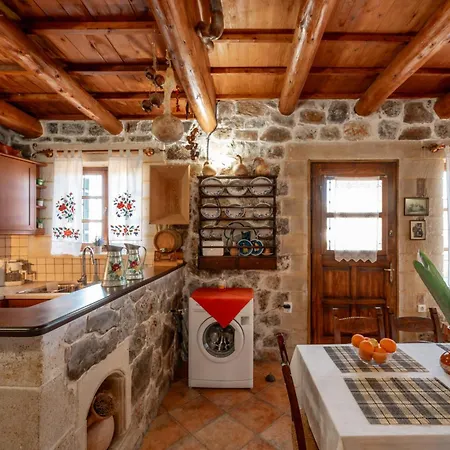 Maria's Serene Countryside Retreat *