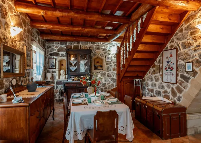 Maria's Serene Countryside Retreat